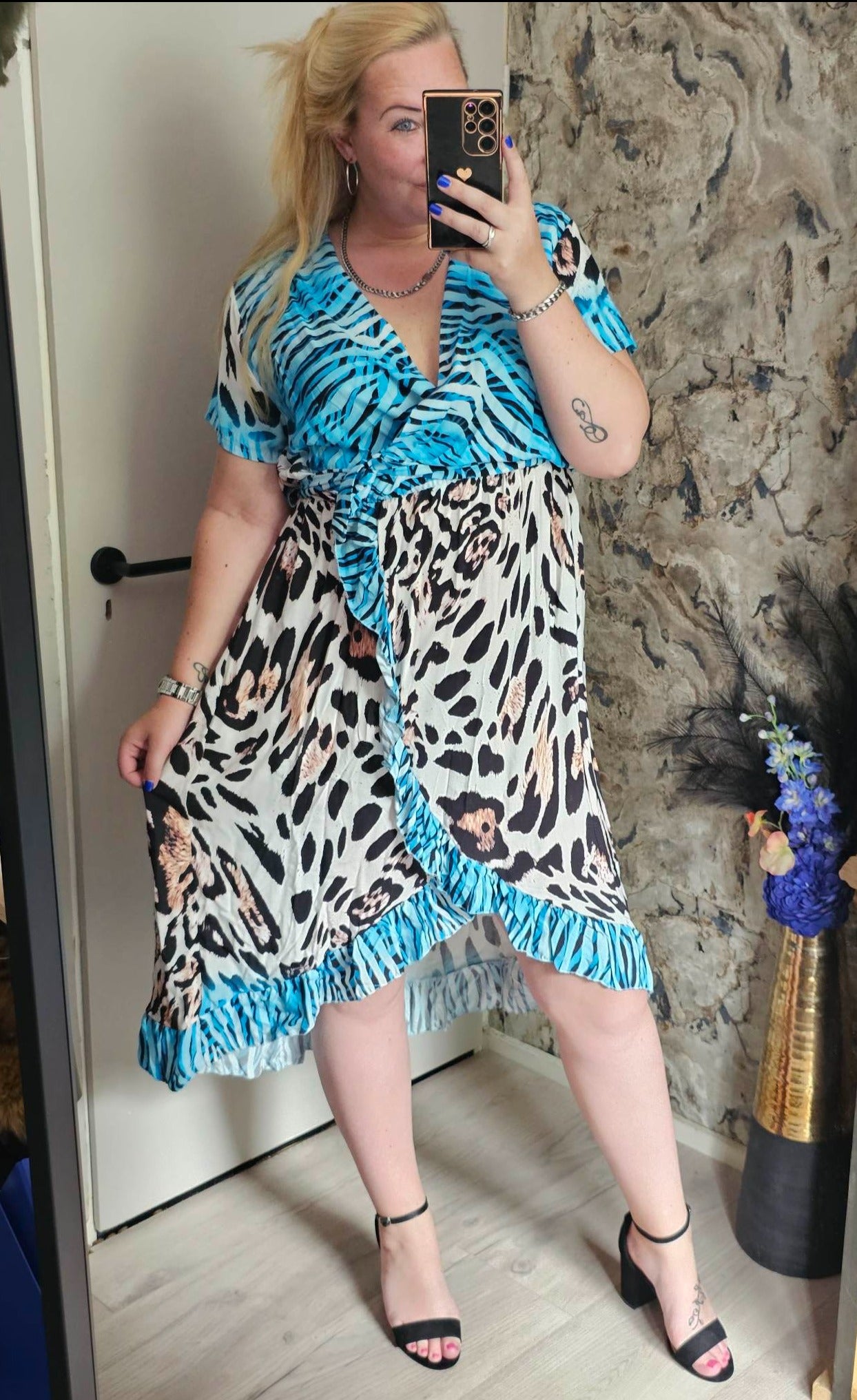 Ruffle leopard dress | licht blauw